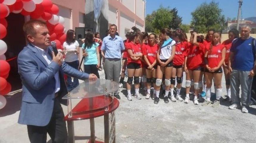 S&ouml;ke İkinci Spor Salonu Hizmete Girdi