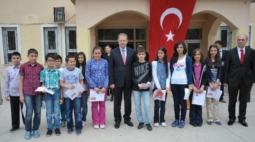 G&uuml;m&uuml;şhane&rsquo;de 21 Bin 760 &Ouml;ğrenci Karne Aldı