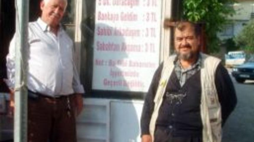 Otopark&ccedil;ının Tabelası G&uuml;ld&uuml;rd&uuml;