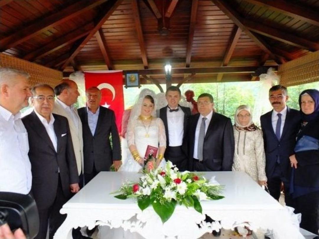 &Ccedil;&ouml;kekler&rsquo;de &lsquo;ağar&rsquo; D&uuml;ğ&uuml;n