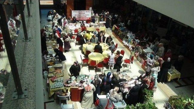 Tatvan’da Yetimler Yararına Kermes Ve Sergi