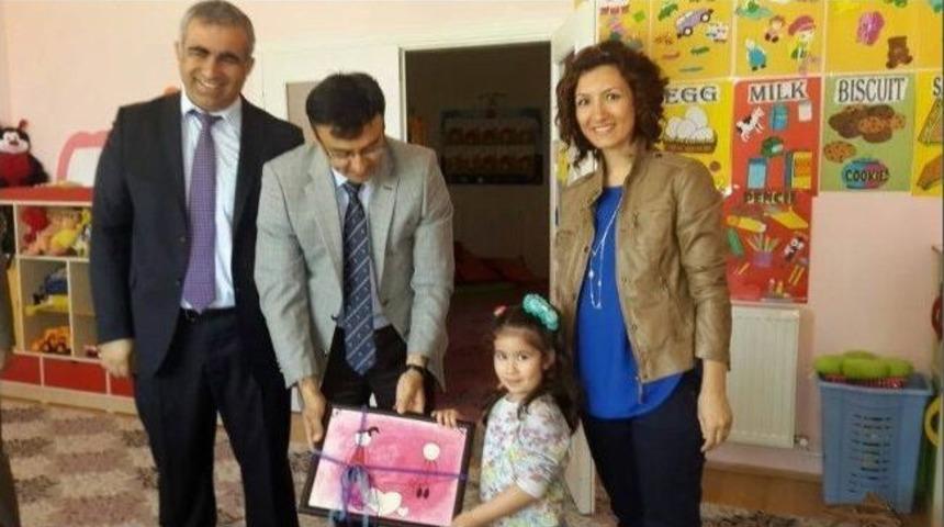 Polis Memurları &Ouml;ğrencilerle Bir Araya Geldi