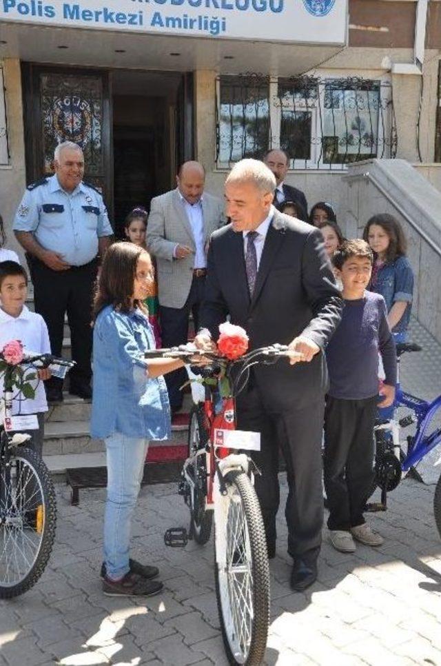 Sorgun’da Satranç Şampiyonları Bisiklet İle Ödüllendirildi