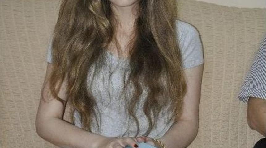 Lise &Ouml;ğrencisi Korkmaz Yeni Şiir Kitabını Tanıttı