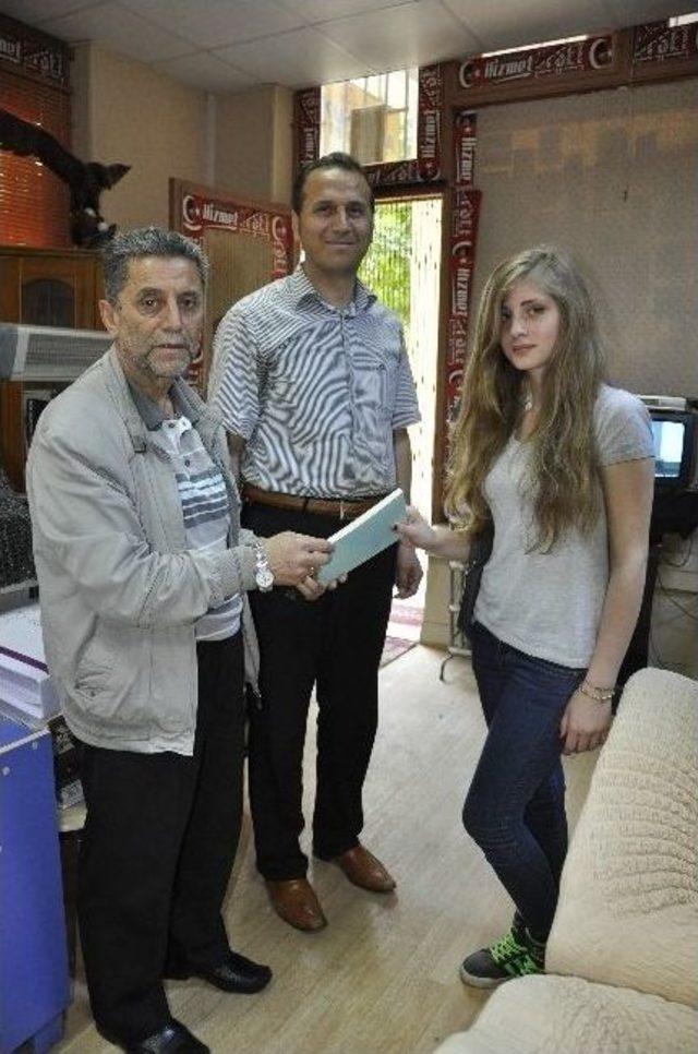 Lise &Ouml;ğrencisi Korkmaz Yeni Şiir Kitabını Tanıttı 2