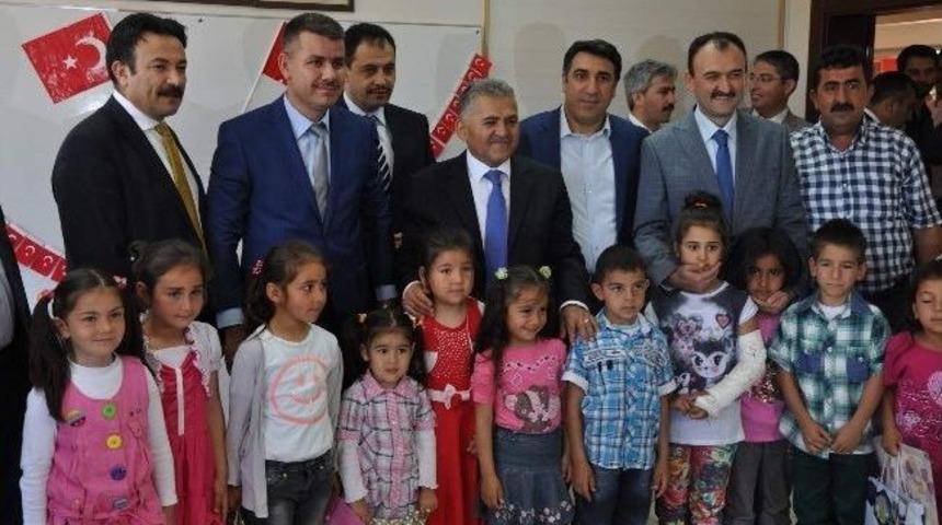 &Ouml;ğrencilerden Karne Sevinci