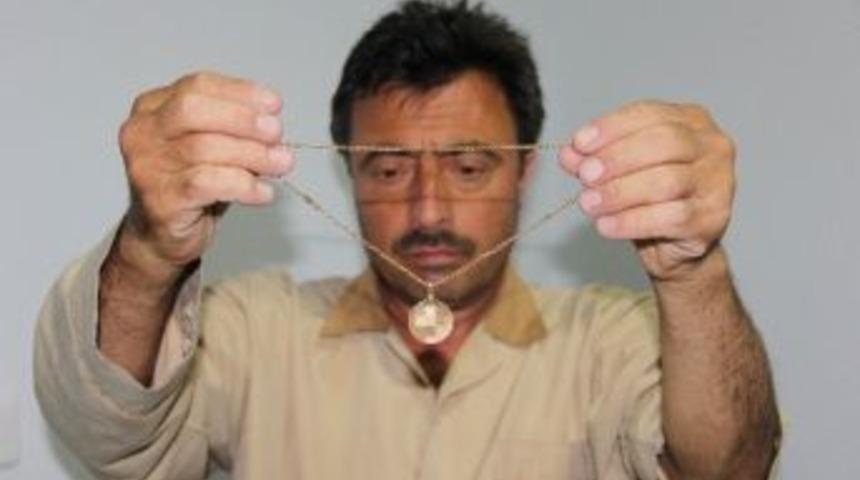 Hastanede Bulduğu Altının Sahibini Arıyor