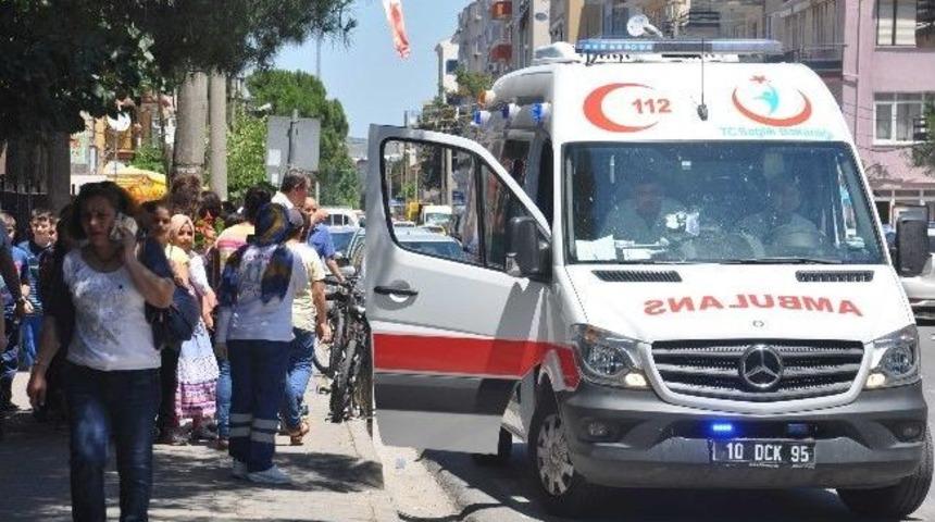 &Ouml;ğrenciler Arasında Bı&ccedil;akla Kavga İddiası Polisi Alarma Ge&ccedil;irdi