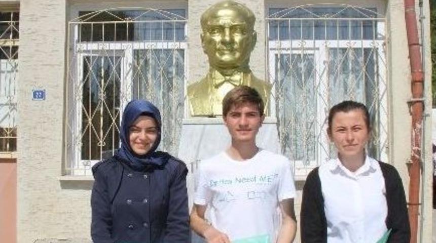 Hayati Tahsin Yılmaz &Ouml;d&uuml;lleri &Ouml;ğrencilere Dağıtıldı