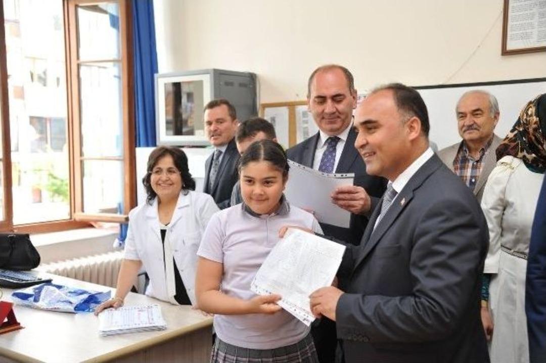 Kastamonu&rsquo;da &Ouml;ğrencilerin Karne Sevinci