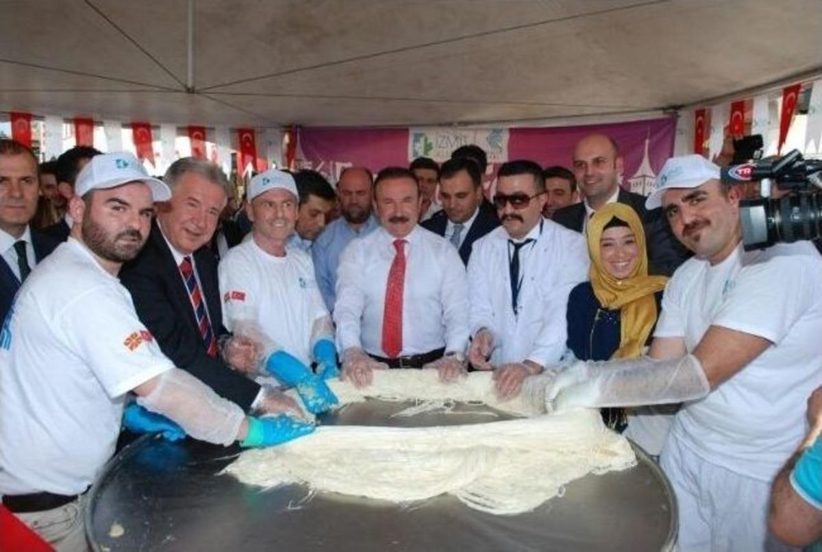 &Uuml;sk&uuml;p&rsquo;te Pişmaniye &Ccedil;oşkusu