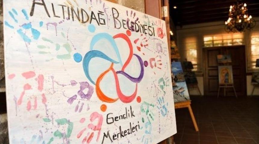 Gen&ccedil; Ressamlardan Muhteşem Sergi