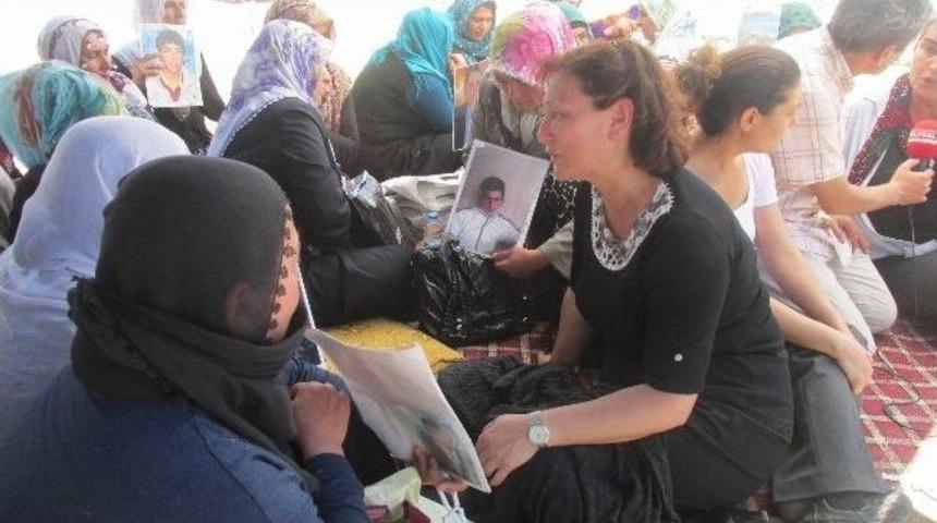 İş&ccedil;i Partisi'nden Eylem Yapan Annelere Ziyaret