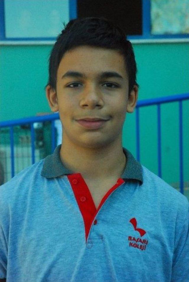 "t&uuml;rkiye Birincisi" &Ouml;ğrenciye &Ccedil;ifte Altın 1