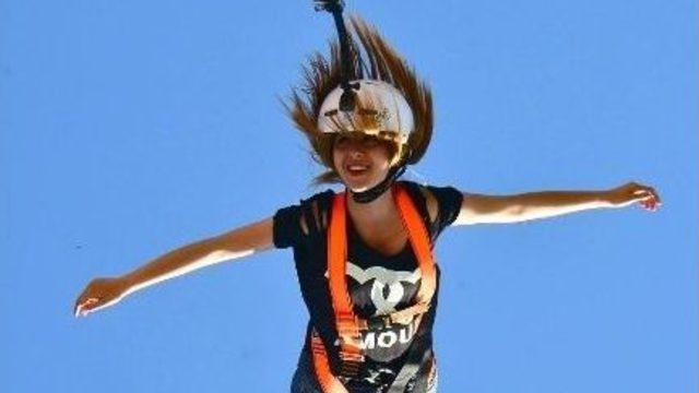 Kordon’da Bungee Jumping Çılgınlığı