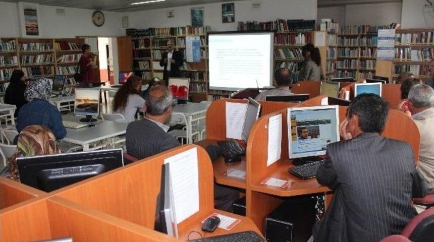 Beyşehir&rsquo;de E-k&uuml;t&uuml;phanede Bilgisayar Ve İnternet Eğitimi