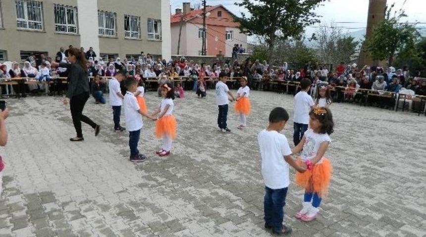 Tatvan&rsquo;da &Ouml;ğrencilerden Karne Eğlencesi