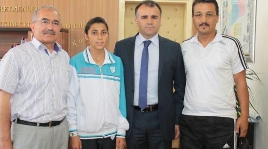 Şampiyon Sporcu, Sultanoğlu&rsquo;nu Ziyaret Etti