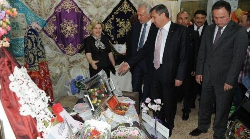 K&uuml;tahya Halk Eğitim Merkezi'nden Yıl Sonu Sergisi