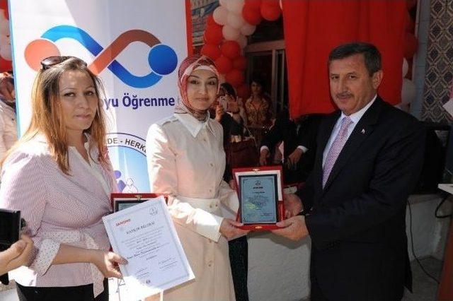 Kütahya Halk Eğitim Merkezi'nden Yıl Sonu Sergisi