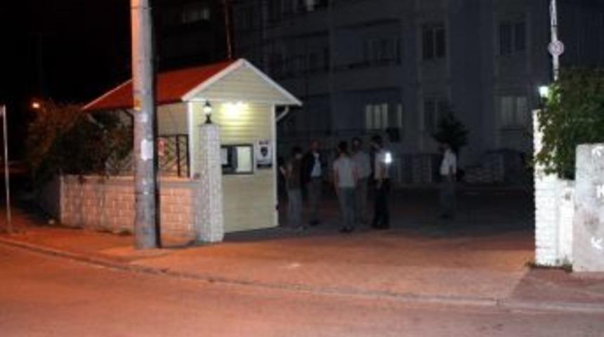 Ağabeyini Yaralayan Kişiyi Bı&ccedil;akladı