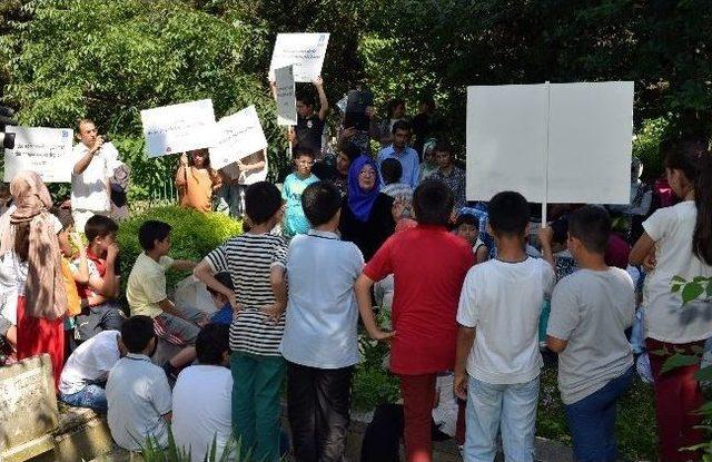 &Uuml;sk&uuml;darlı &Ouml;ğrenciler Cemil Meri&ccedil;&rsquo;i Dualarla Andı 2