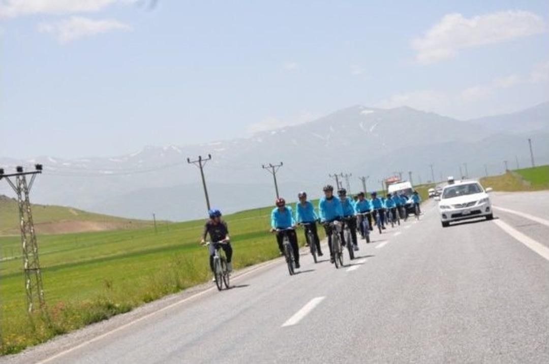 &ldquo;pedal Pedal Tatvan Van G&ouml;l&uuml; Bisiklet Turu&rdquo; Sona Erdi