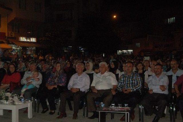 Lapseki'de Halk Oyunları Şöleni