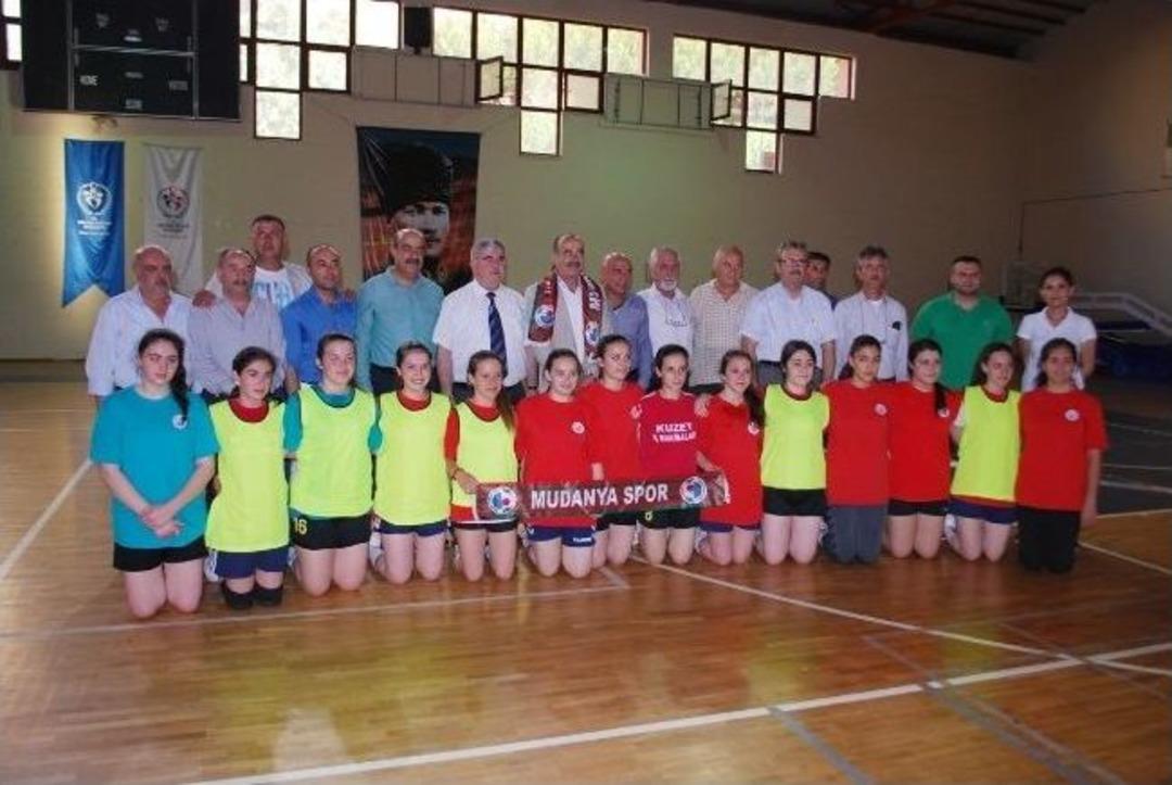 Mudanyaspor&rsquo;un Hentbolda Gurur G&uuml;n&uuml;