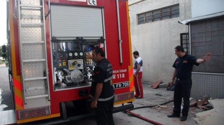 D&uuml;ğ&uuml;n Salonunda Korkutan Yangın