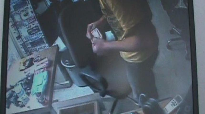 Rahat Hırsız Patron Gibi M&uuml;şteriden Para Topladı