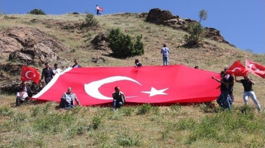 Alperenler Bing&ouml;l&rsquo;de Dev Bayrak A&ccedil;tı