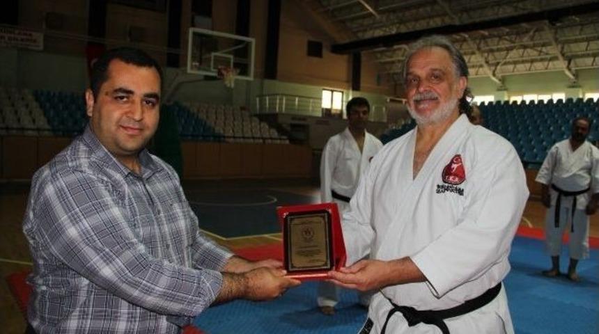 Karate Eğitim Semineri D&uuml;zenlendi
