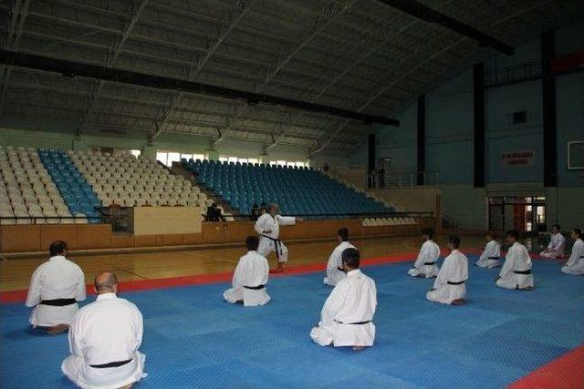 Karate Eğitim Semineri Düzenlendi