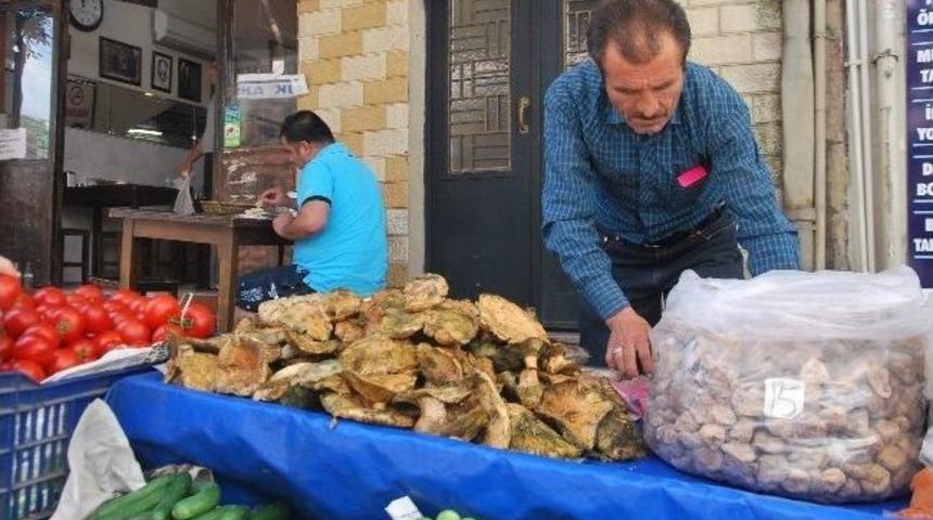 Mevsimler Şaşırınca, Yaz Ortasında &Ccedil;ıntar Satılmaya Başlandı