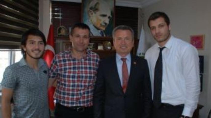 Gen&ccedil; Milli Sporculardan Başkan Kantarcıya Ziyaret