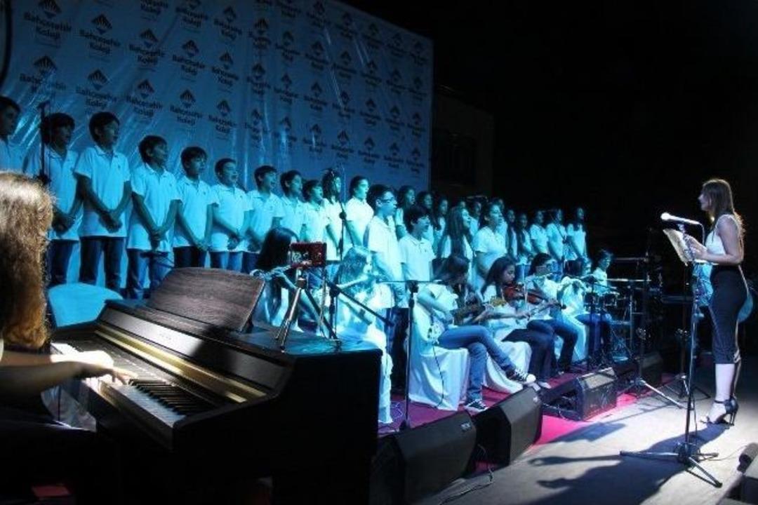 Bah&ccedil;eşehir Koleji'nin 20. Yıl Kutlamaları