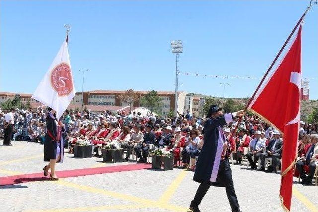 Nevşehir Hacı Bektaş Veli &Uuml;niversitesinde Mezuniyet T&ouml;reni 1