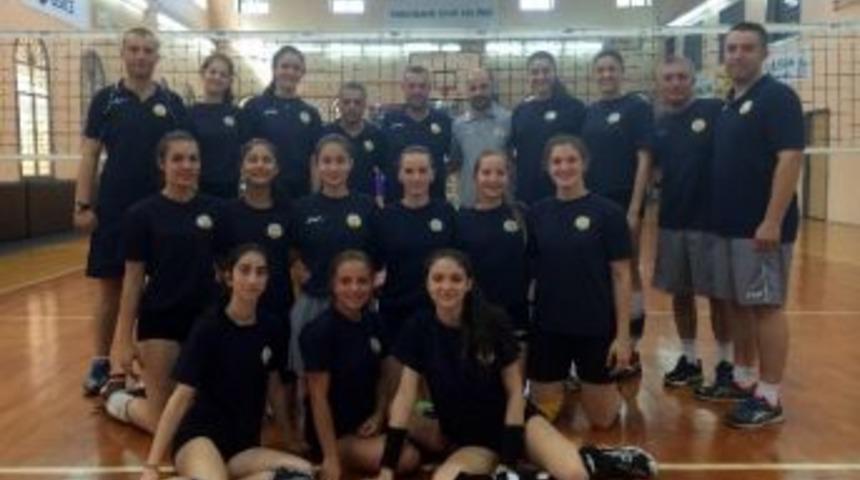 Vakıfbank Yıldız Kız Takımı Şampiyonluk İ&ccedil;in İddialı