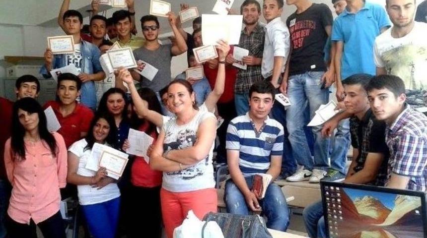 Bah&ccedil;ecilik B&ouml;l&uuml;m&uuml; İlk Mezunlarını Verdi