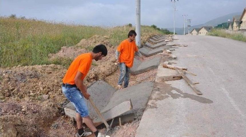 Fen İşleri Yolların &Ouml;mr&uuml;n&uuml; Uzatmak İ&ccedil;in &Ccedil;alışıyor