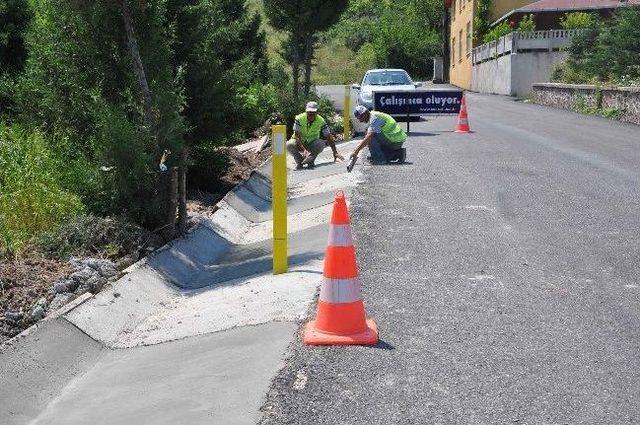 Fen İşleri Yolların Ömrünü Uzatmak İçin Çalışıyor