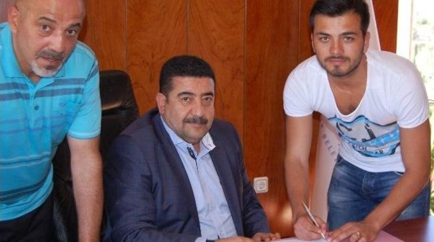 Ahmet Devret 3 Yıllık S&ouml;zleşme İmzaladı