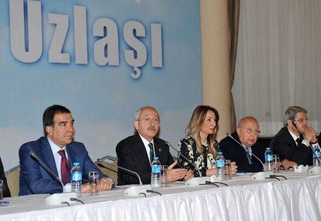 Kılı&ccedil;daroğlu, Sanat&ccedil;ılar Ve Kanaat &Ouml;nderleriyle Bir Araya Geldi 2