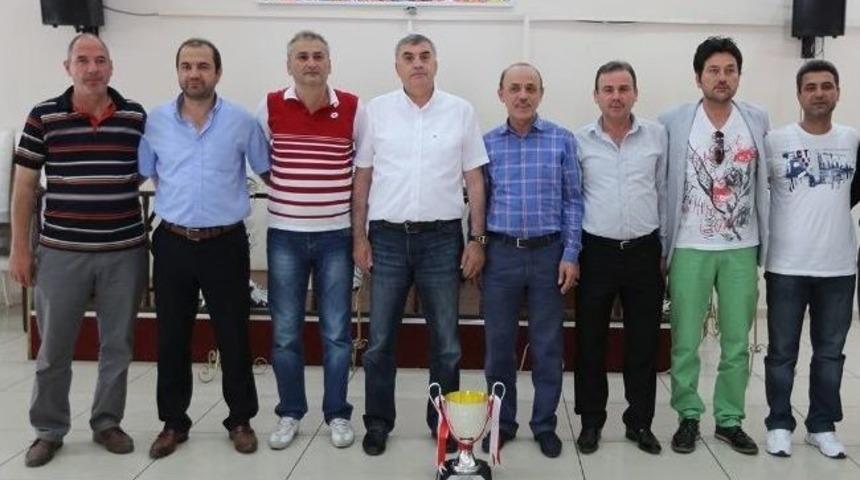 Akyazı&rsquo;ya Sentetik Saha M&uuml;jdesi