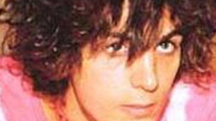 Şöhreti ellerinin tersiyle ittiler