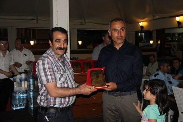 Tayini Çıkan Polislere Veda Yemeği 1