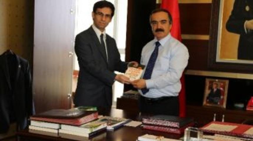 Yazar Kurtulan&rsquo;dan Vali Coş&rsquo;a Ziyaret