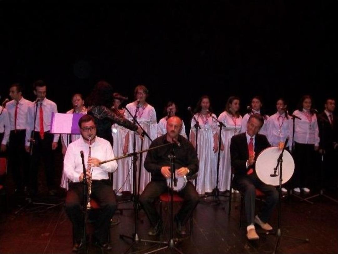 Somet&rsquo;ten &lsquo;şiir Ve T&uuml;rk&uuml; Gecesi&rsquo;