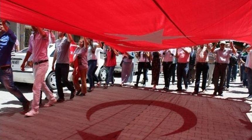 Atat&uuml;rk&ccedil;&uuml; D&uuml;ş&uuml;nce Derneği Bayrak Mitingi D&uuml;zenledi